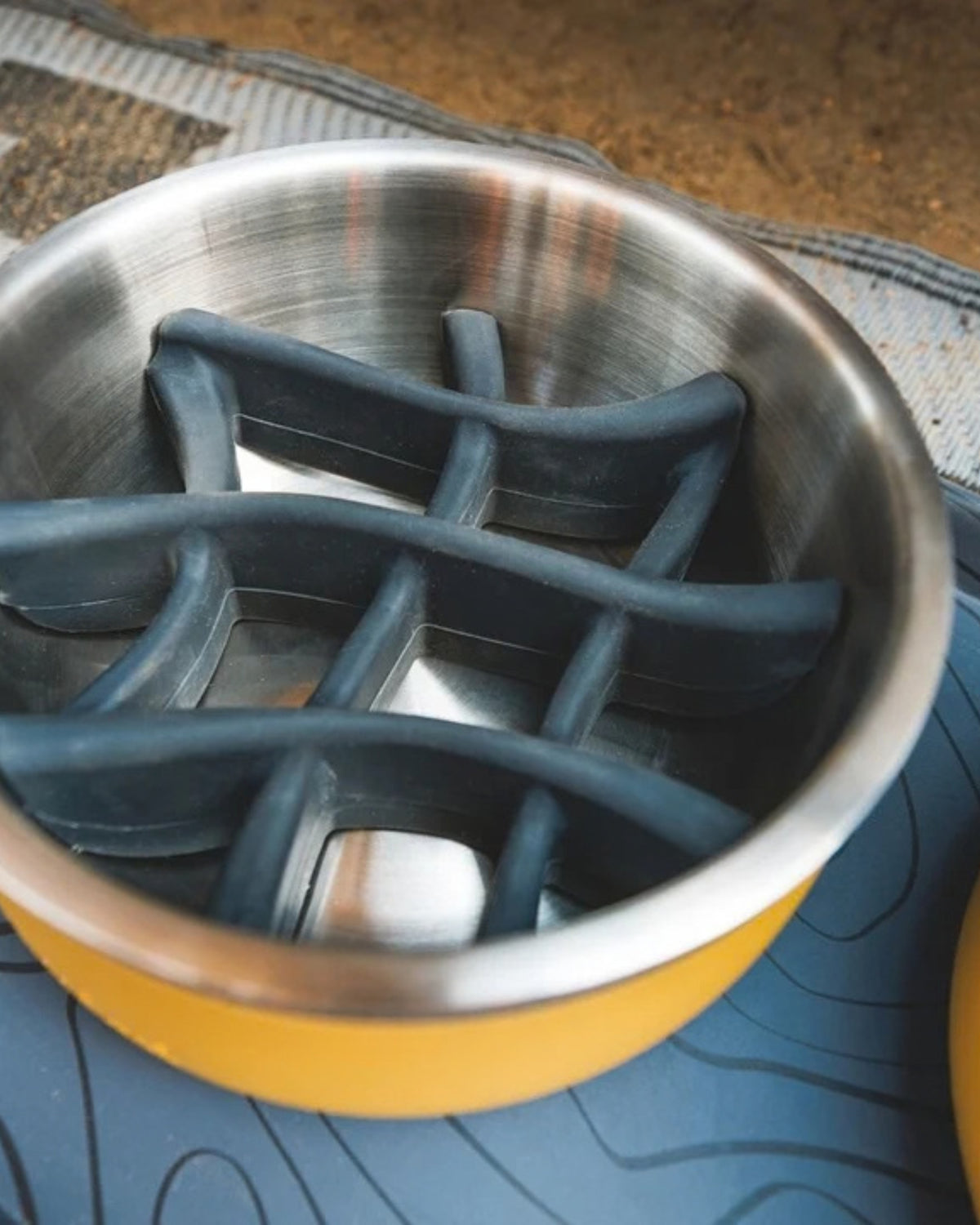 Ağaç Kökü Desenli Silikon Gri Yavaş Yeme Aparatı Ruffwear Basecamp Slow Feeder Bowl Insert