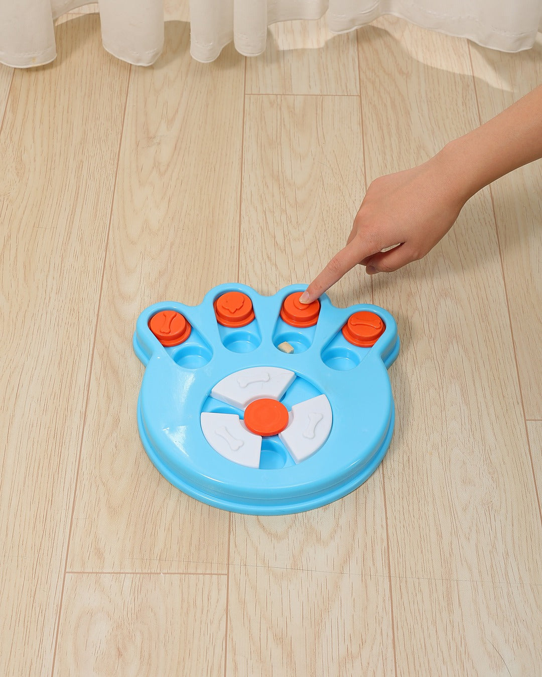 Pati Şeklinde Döner Diskli Köpek Zekâ ve Ödül Oyuncağı Seviye 1 Kolay M-Pets Brainy Games Darwin