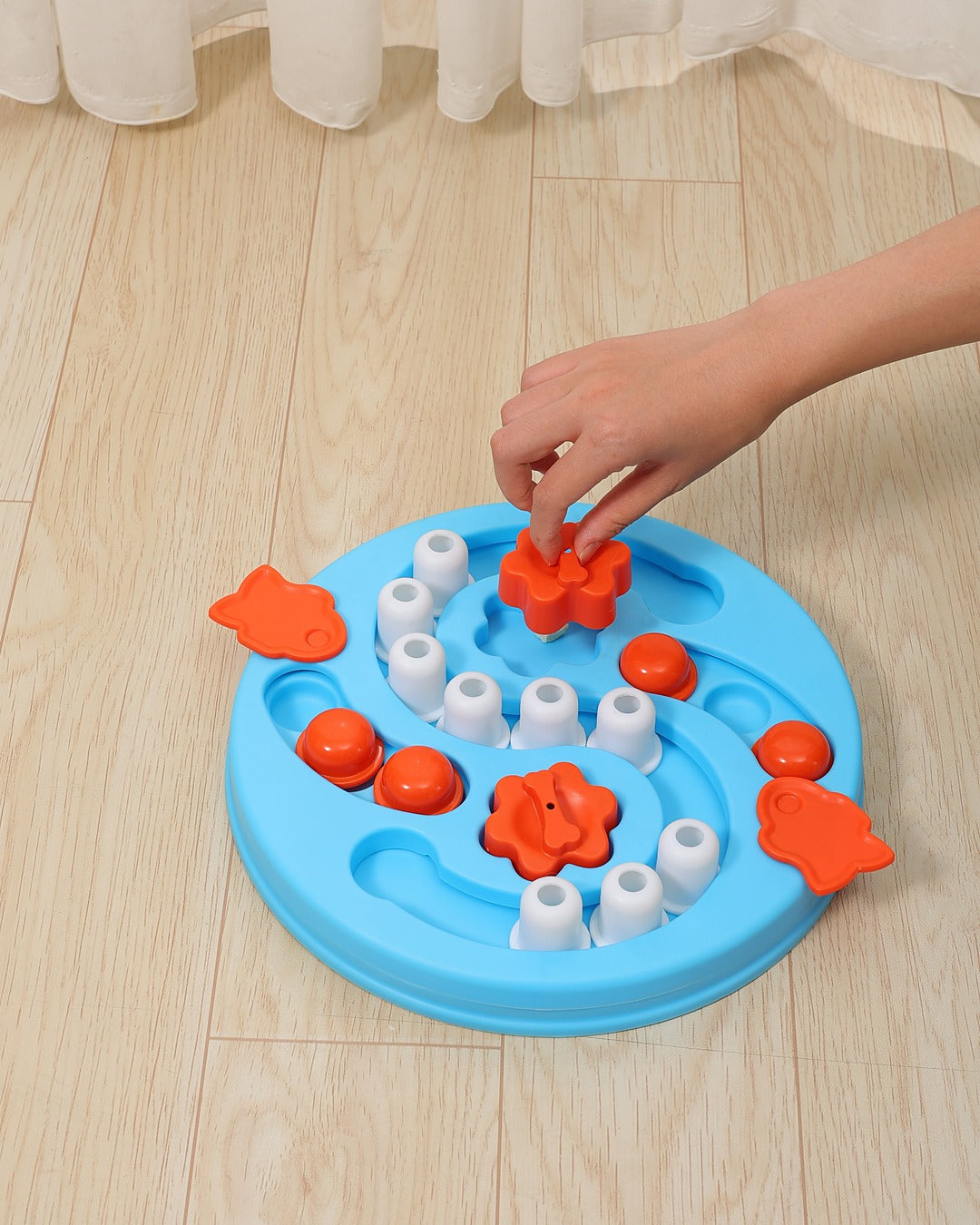 Kıvrımlı Yollu Kaydırmalı Köpek Zekâ ve Ödül Oyuncağı Seviye 3 Zor M-Pets Brainy Games Einstein